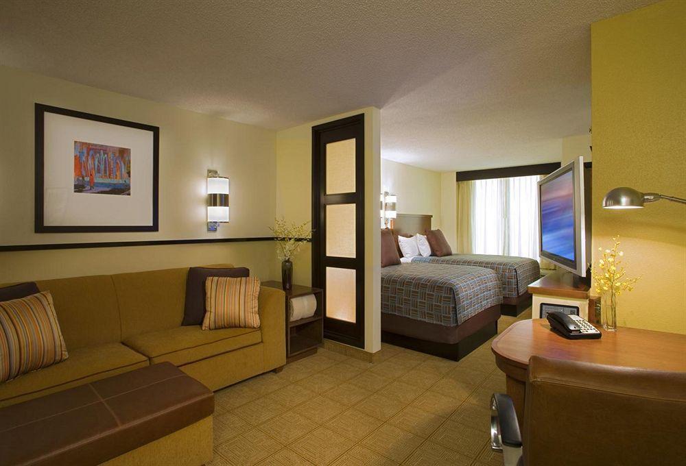 Hyatt Place Atlanta Alpharetta North Point Mall Номер фото